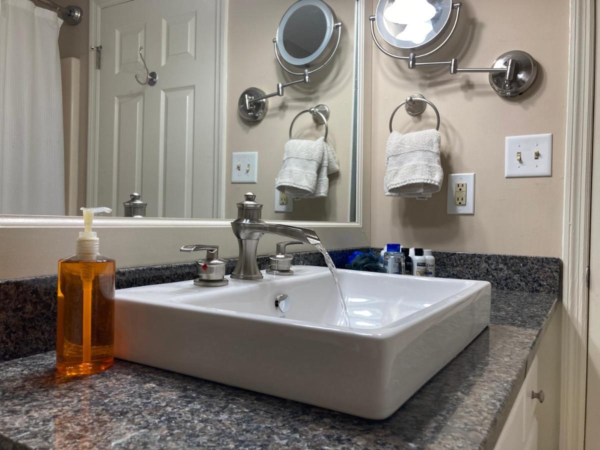 Classic Condo: Downtown Retreat Athens