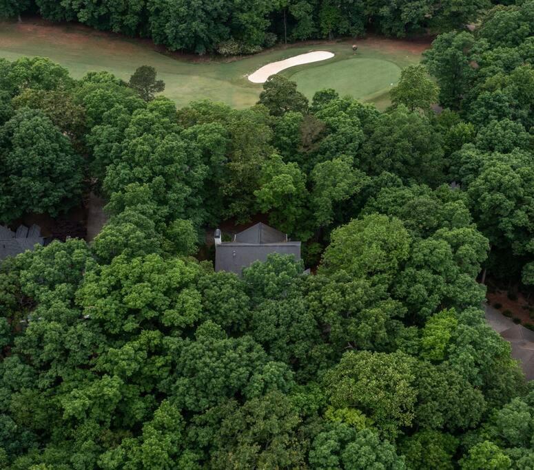 Riverfront Retreat: Luxury Family With Entertainment Galore * Athens