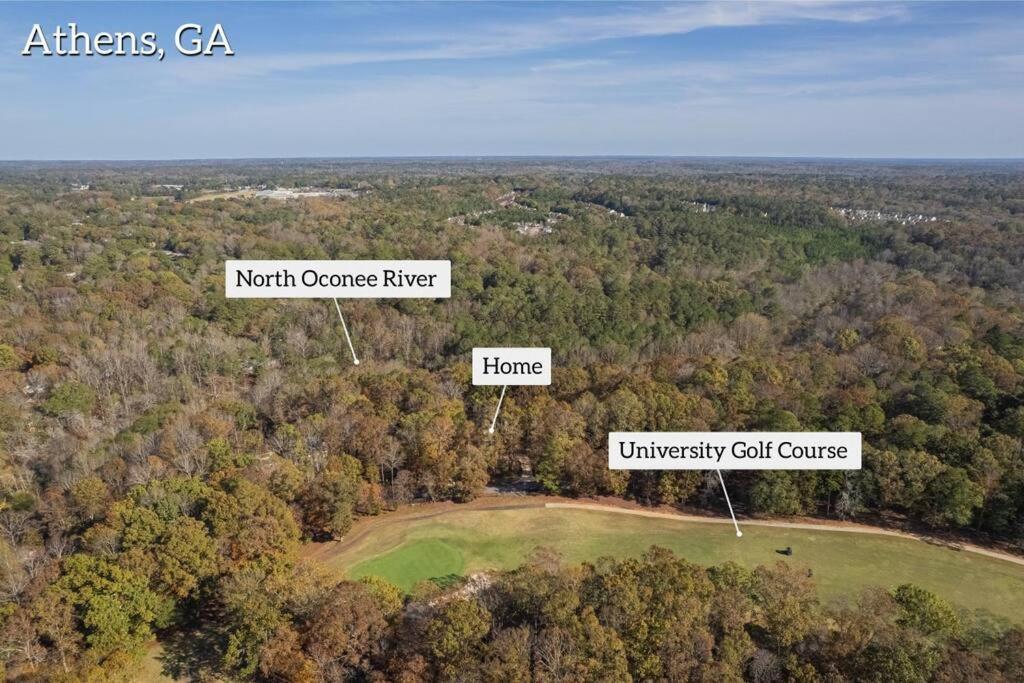 Riverfront Retreat: Luxury Family With Entertainment Galore Villa Athens