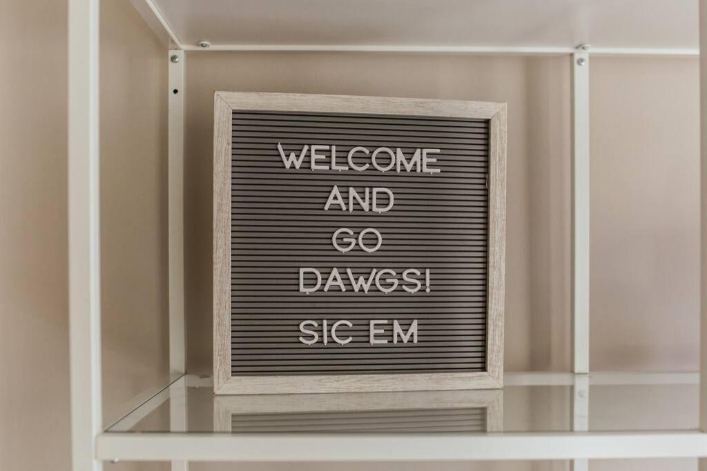 Meet Me In I Beautiful 4-bdrm House I 1 Mile To Dt And Mins To Uga