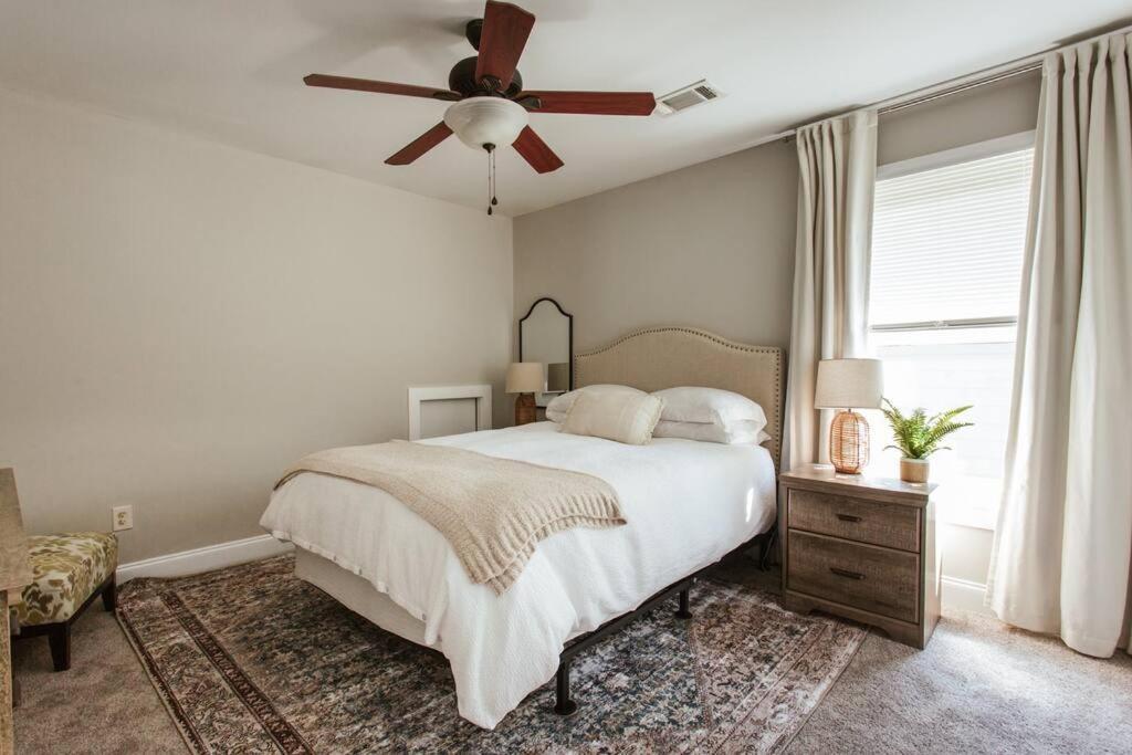Meet Me In I Beautiful 4-bdrm House I 1 Mile To Dt And Mins To Uga Holiday home Athens