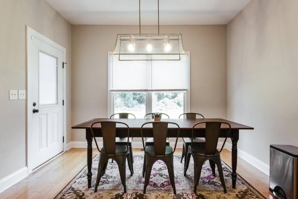 Meet Me In I Beautiful 4-bdrm House I 1 Mile To Dt And Mins To Uga Holiday home *
