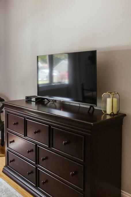 Meet Me In I Beautiful 4-bdrm House I 1 Mile To Dt And Mins To Uga Athens