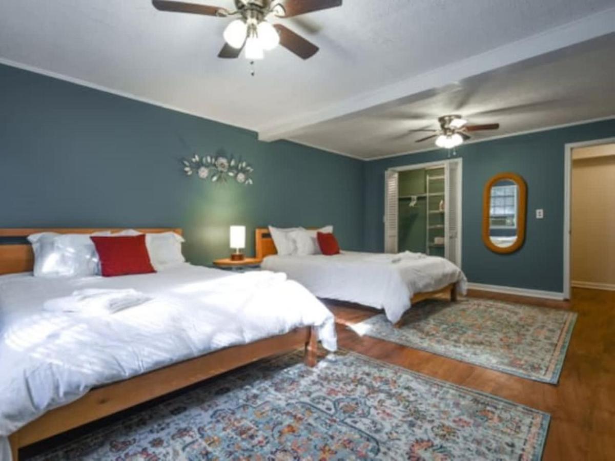 The Glory Glory Guest Huge Yard Apartment