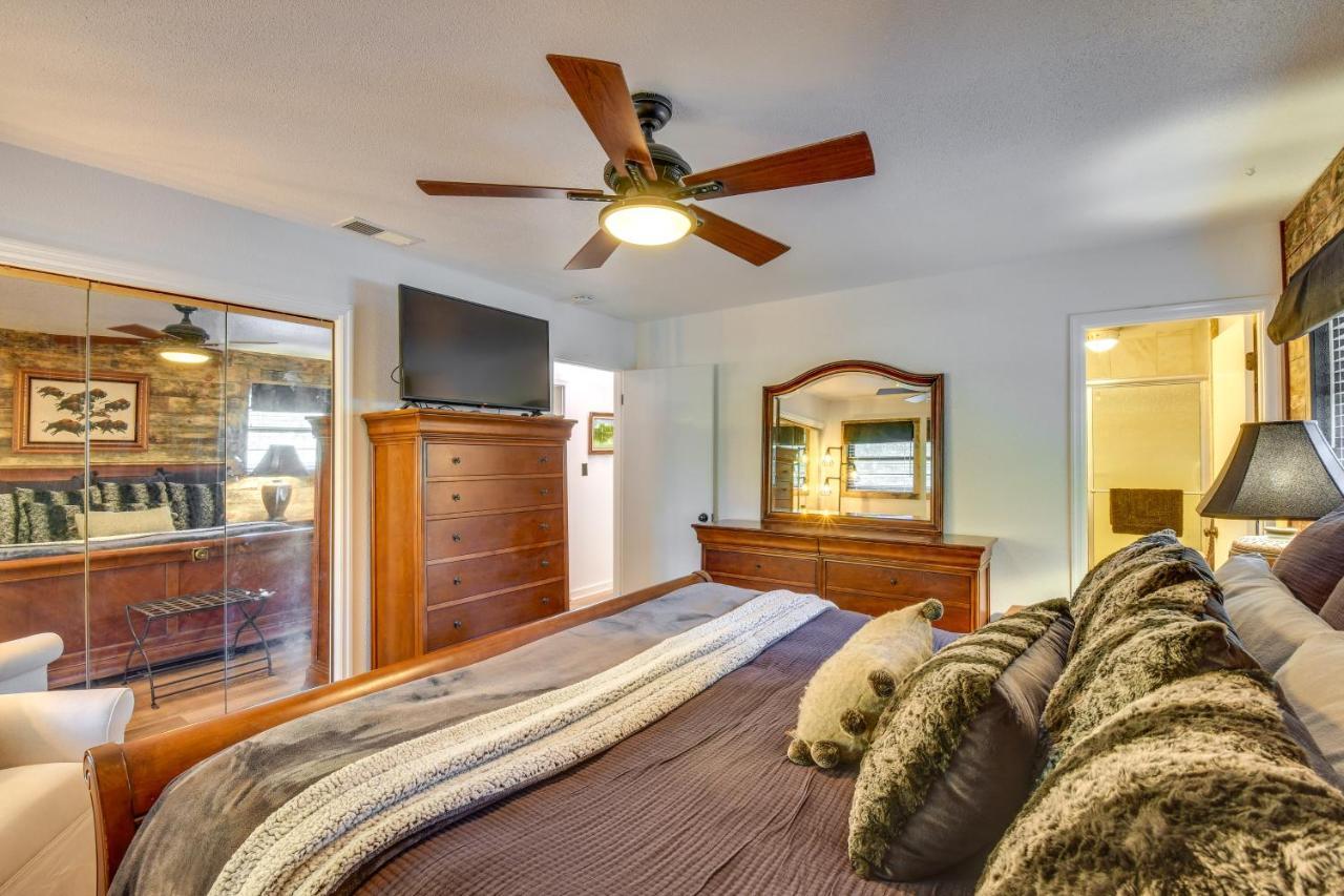Whimsical - 3 Mi To Sanford Stadium Holiday home *