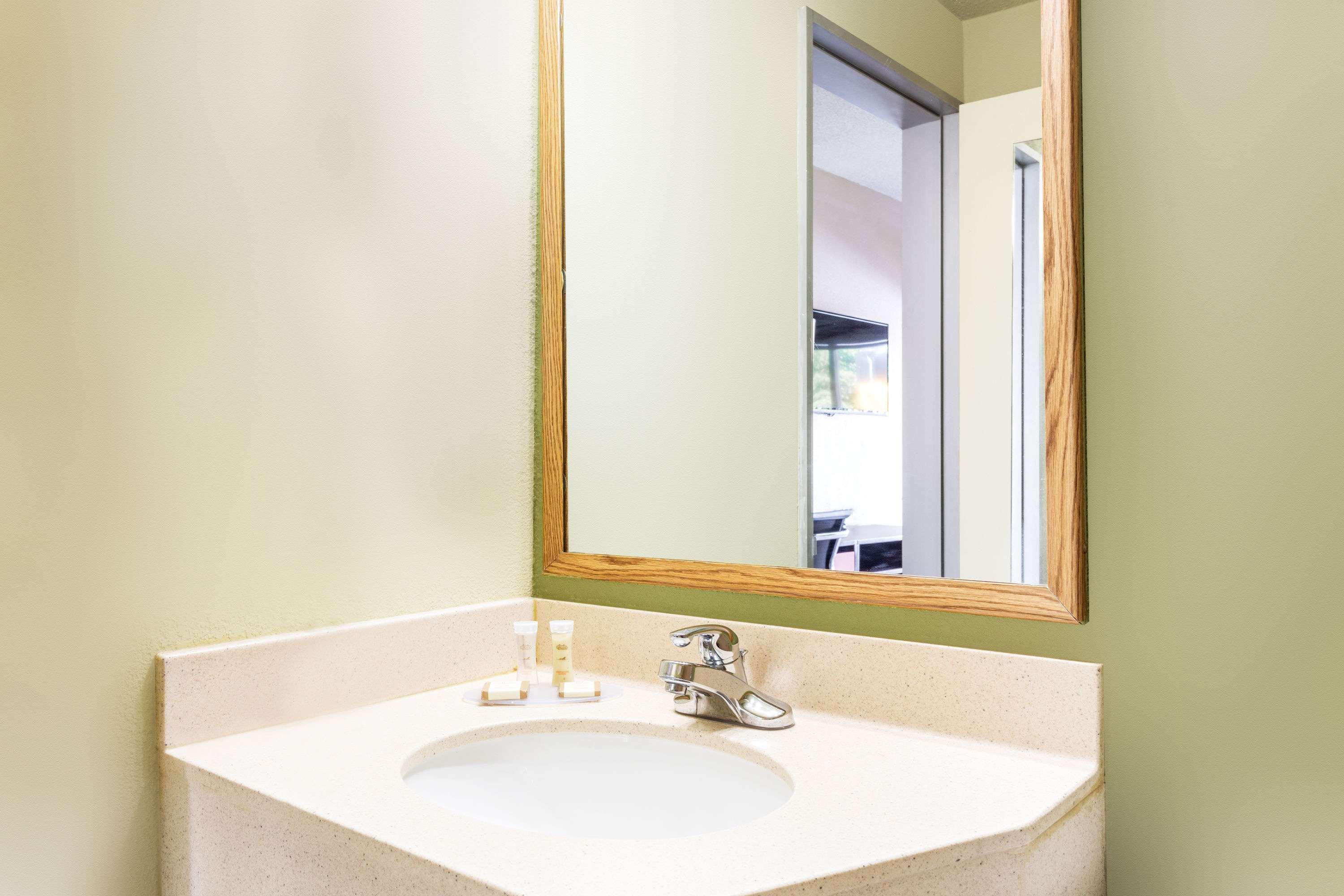 Howard Johnson By Wyndham Hotel Athens
