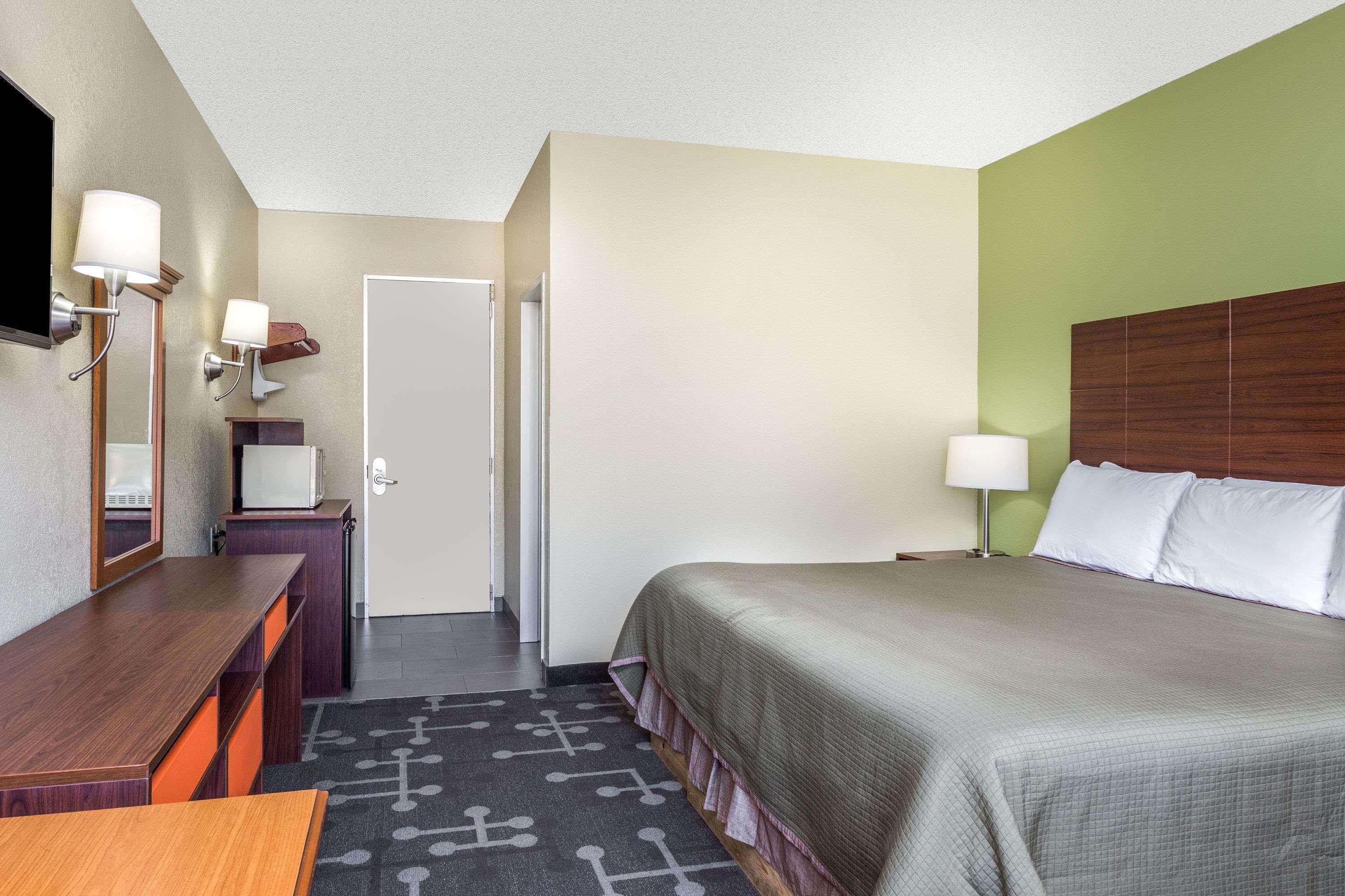 Howard Johnson By Wyndham Athens