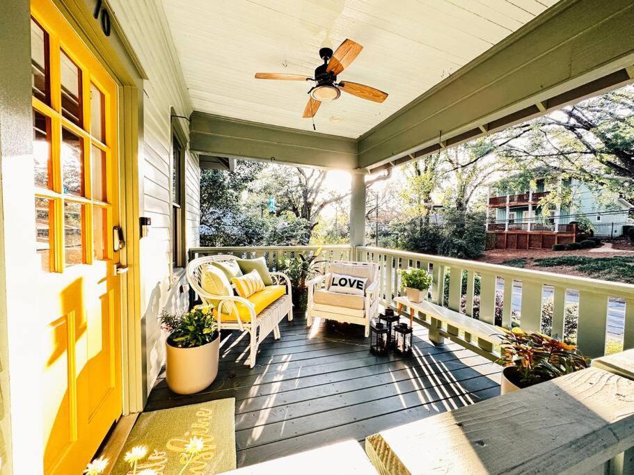 Holiday home Game Day Gem: Modern + Hot Tub Athens