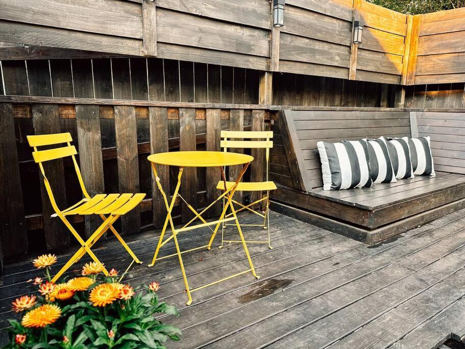 Holiday home Game Day Gem: Modern + Hot Tub *