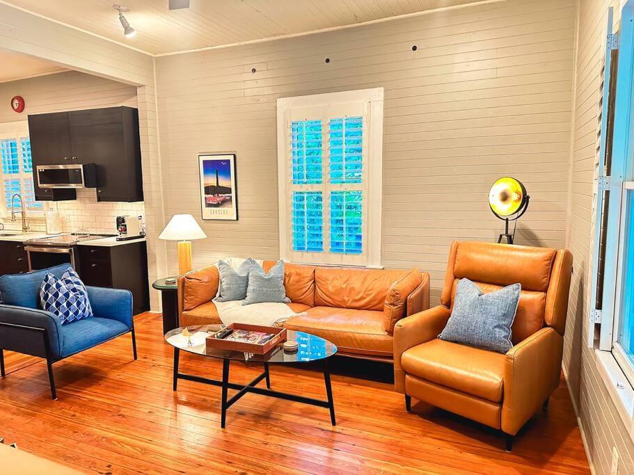 Holiday home Game Day Gem: Modern + Hot Tub Athens