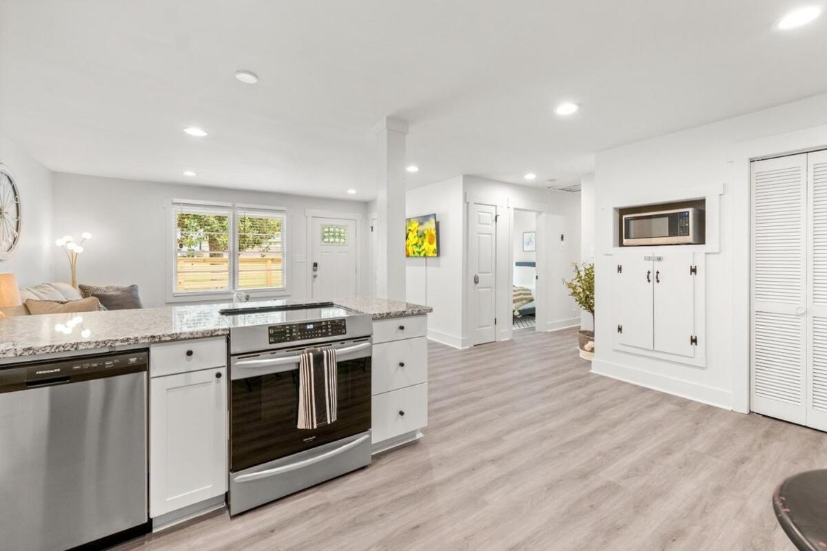 Sanctuary On Sherwood With A Backyard Oasis! * Athens