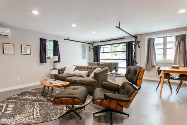 Greenway Garage With Firepit Holiday home Athens