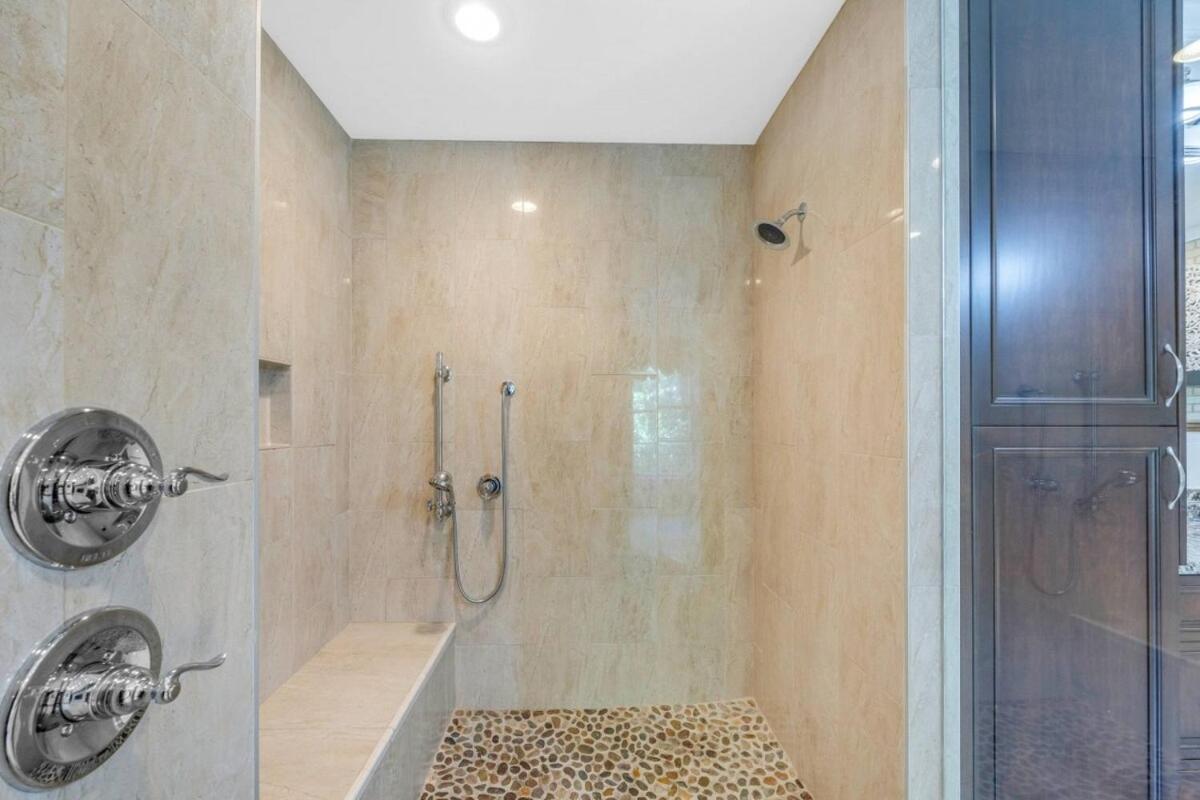 Holiday home The Wexford French Chateau With Pool Athens