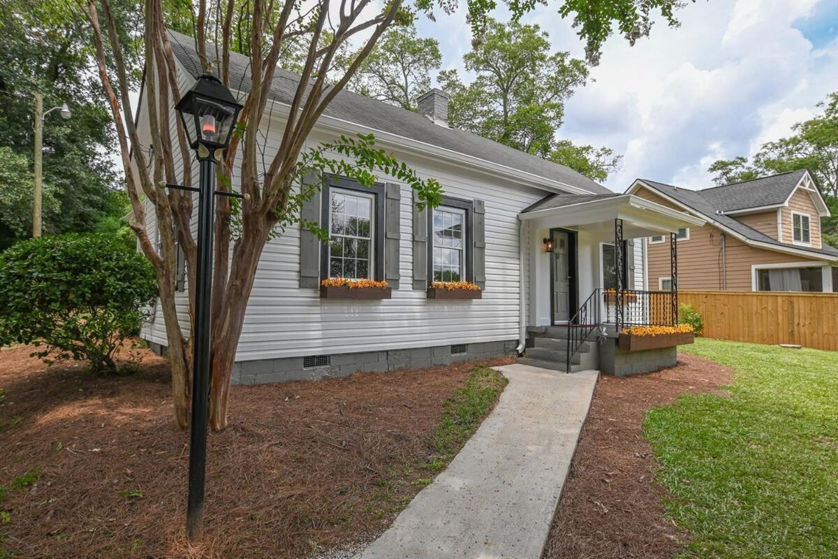 Broad Bungalow - Minutes From Downtown Athens! Holiday home
