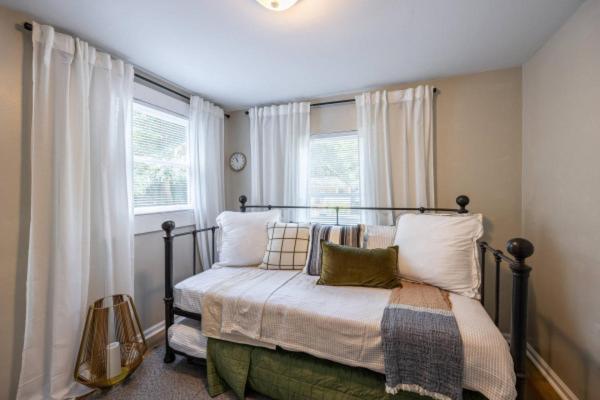 Downtown Less Than 1 Miles To Uga Holiday home Athens