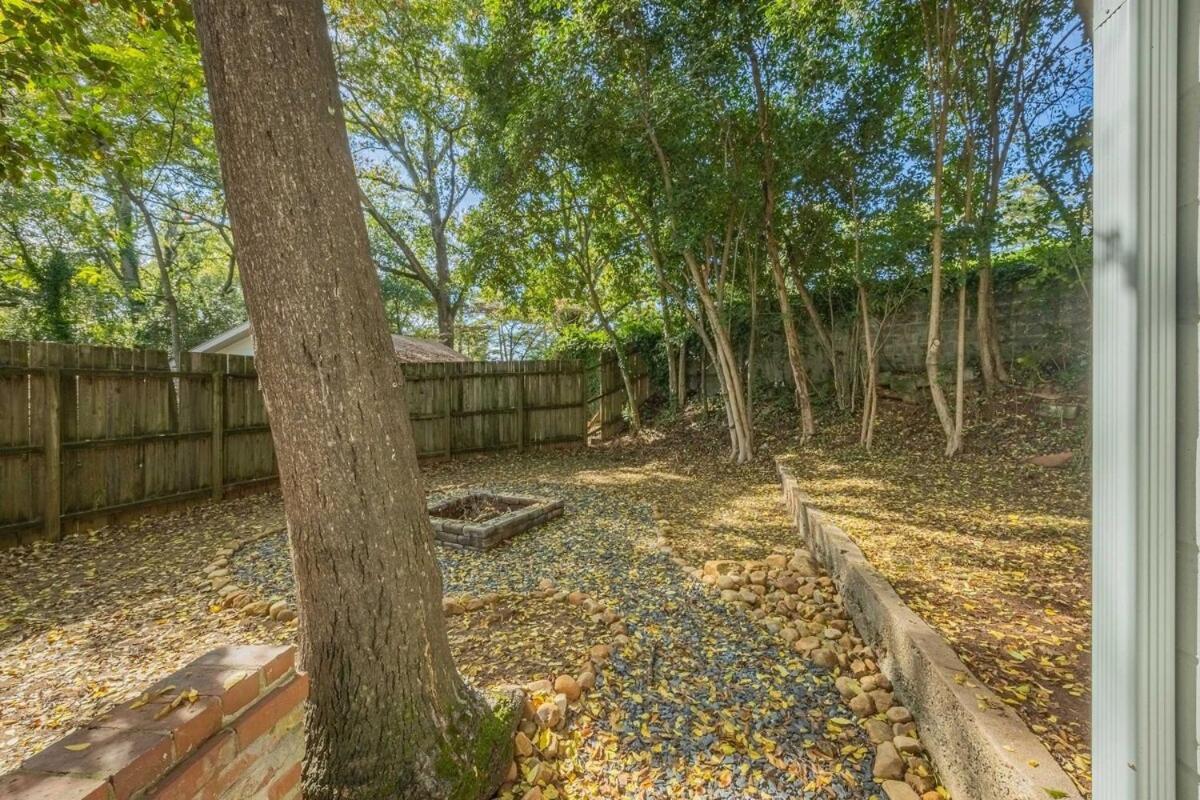 Classic With Firepit Apartment