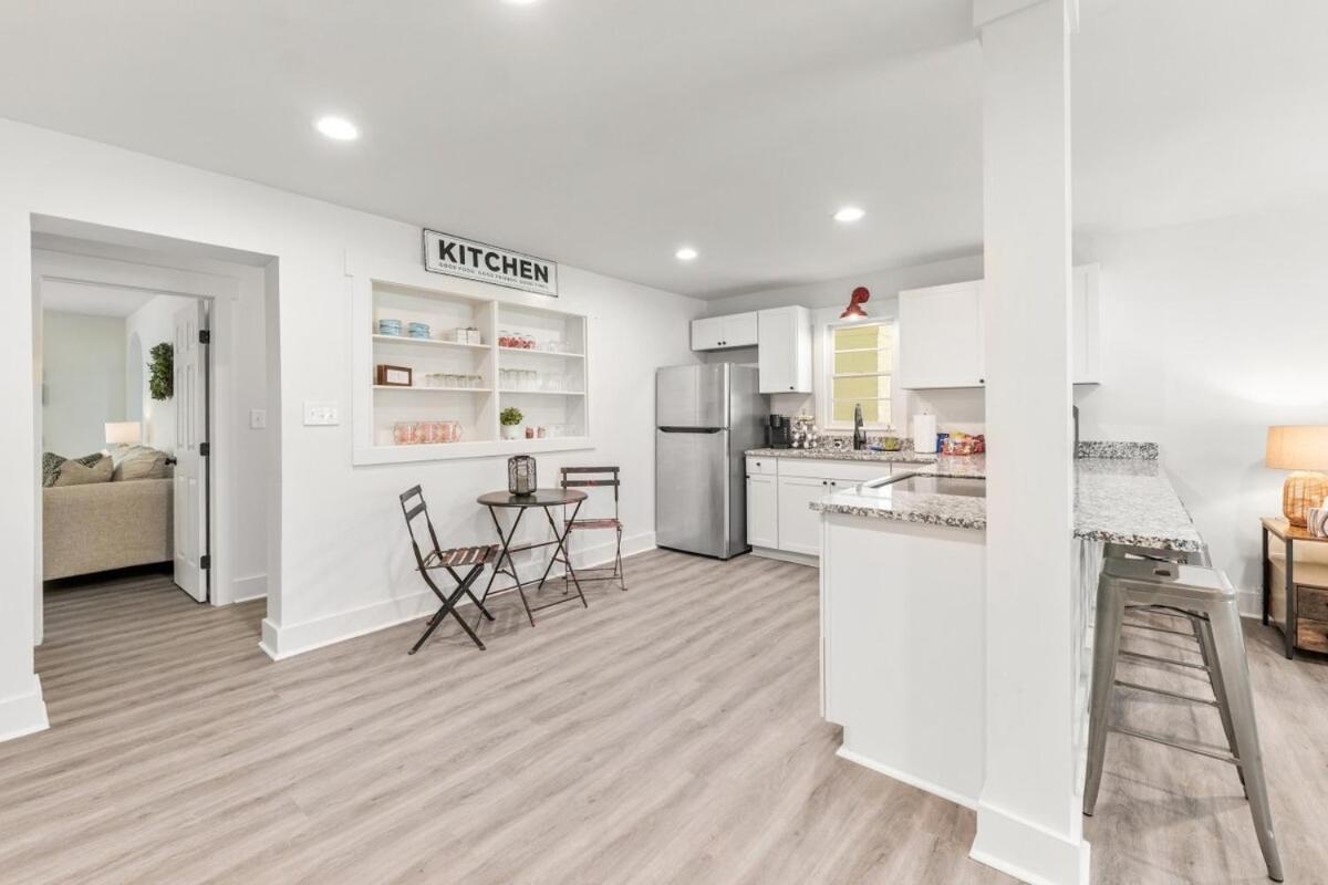 Sanctuary On Sherwood With A Backyard Oasis! * Athens
