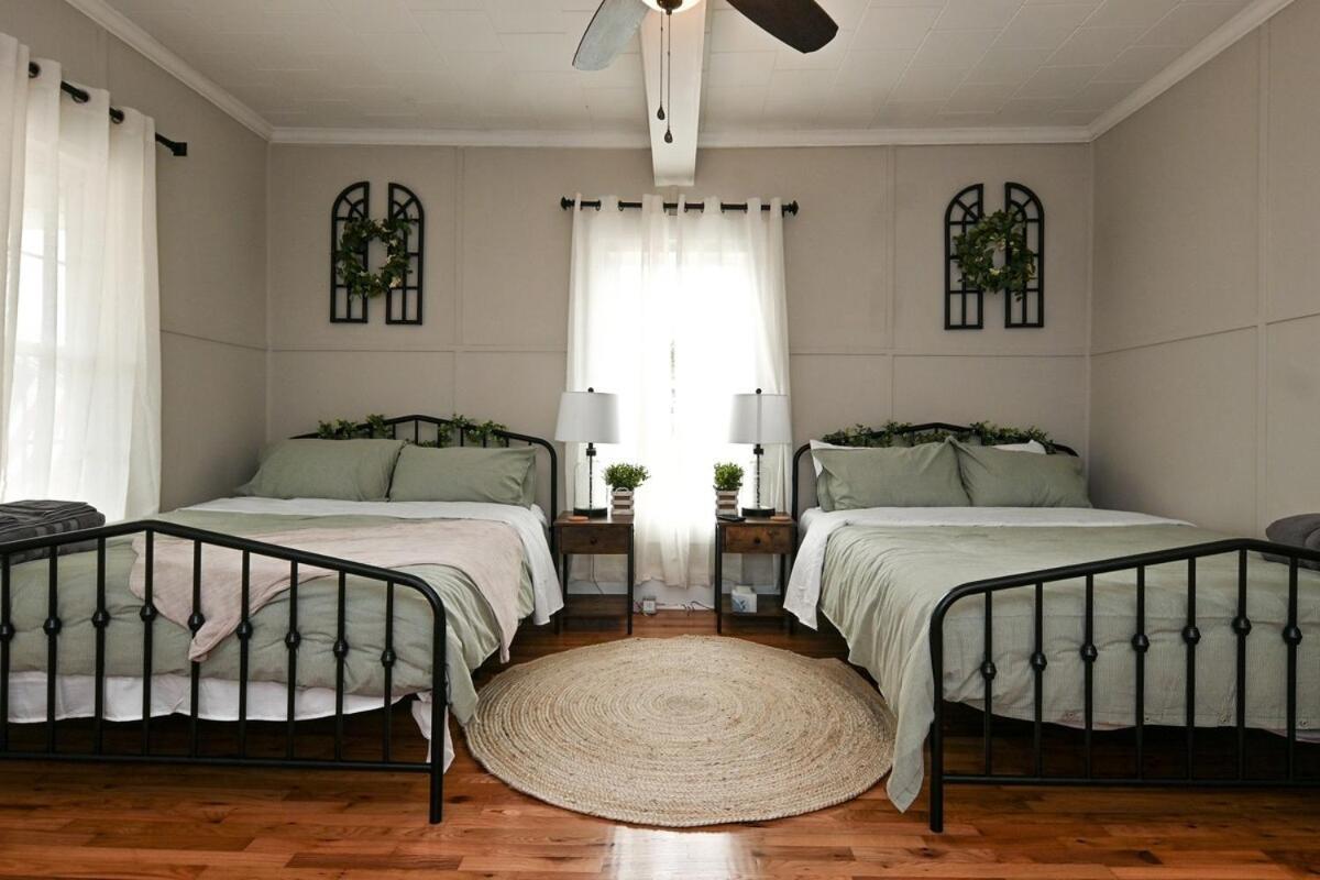 The Bulldog 100 Year Old Holiday home Athens