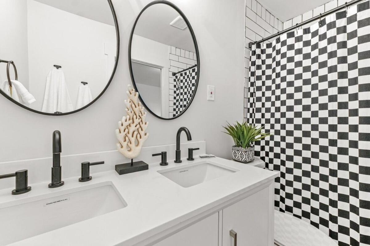 Holiday home Sanctuary On Sherwood With A Backyard Oasis! Athens