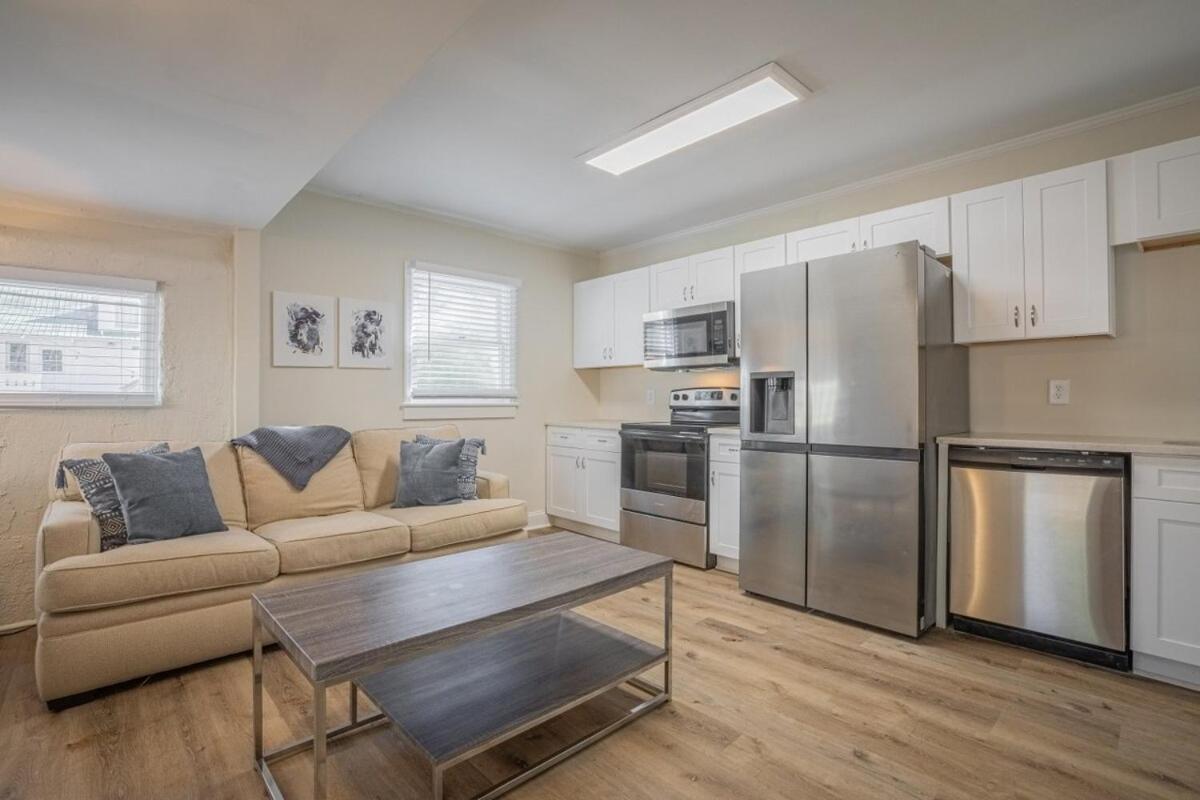 Holiday home Cara's 2 Miles From Sanford Stadium *