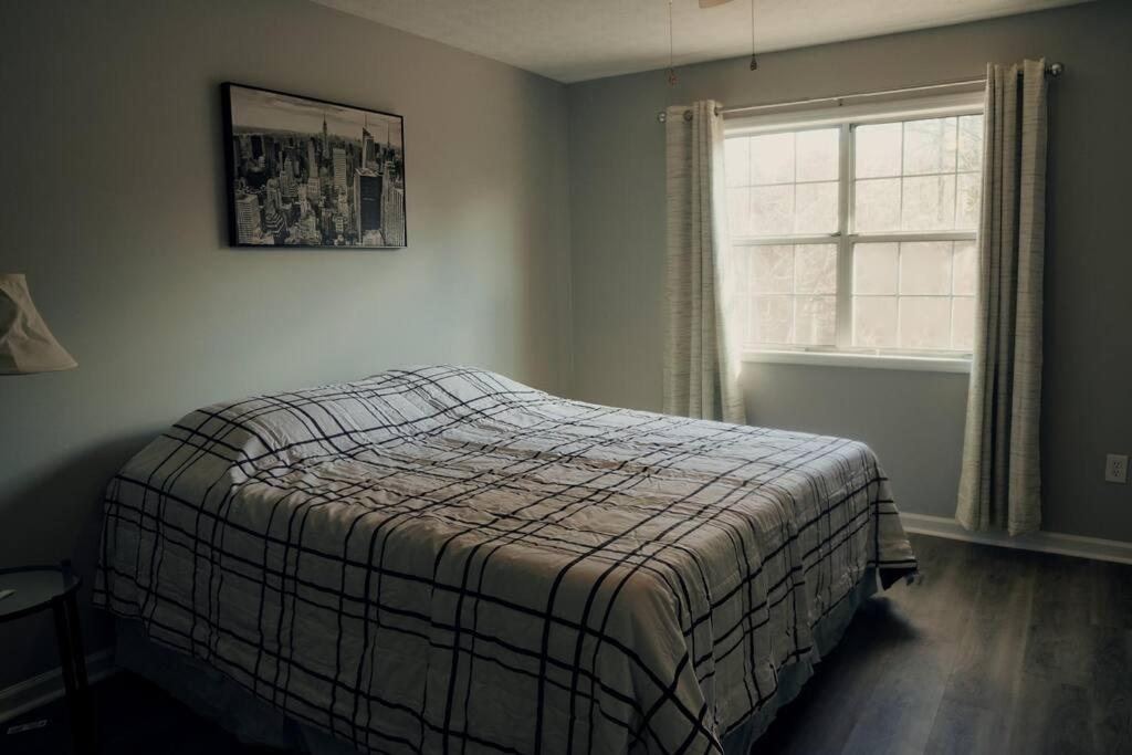 Recently Renovated Condo! *