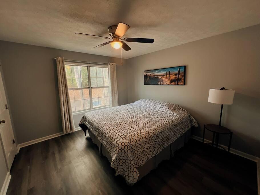 Apartment Recently Renovated Condo! Athens