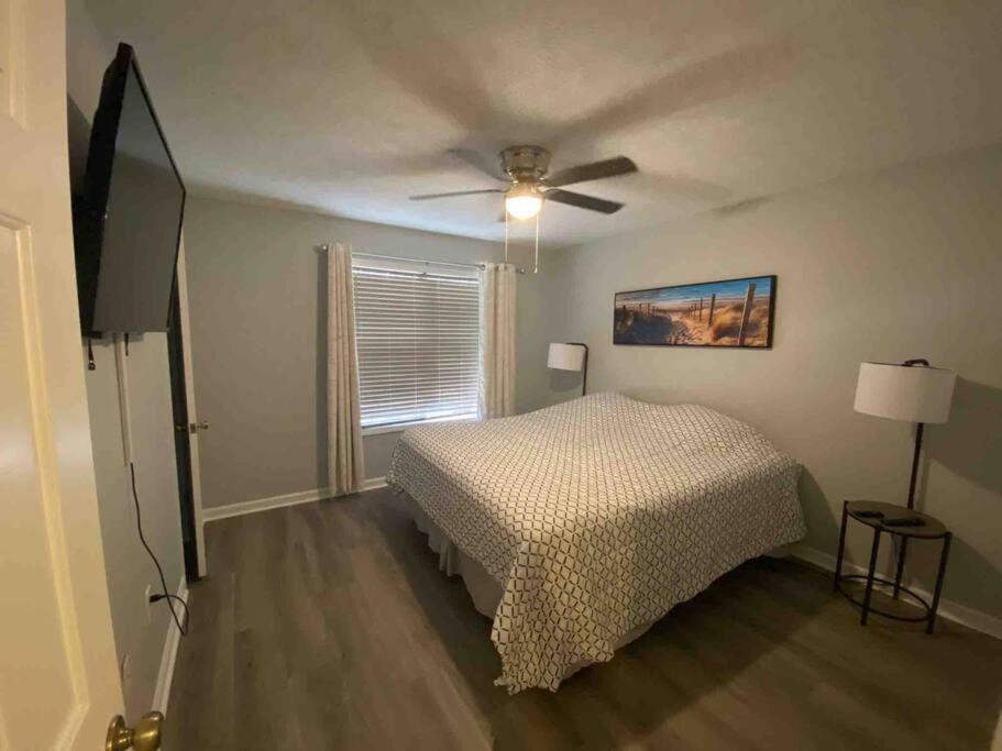 Apartment Recently Renovated Condo! Athens