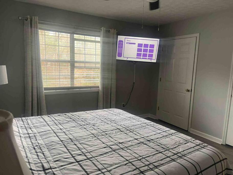 Recently Renovated Condo! Apartment Athens