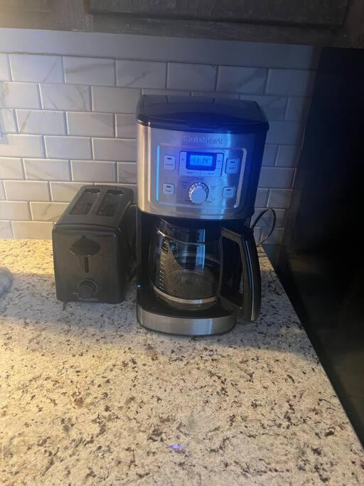 Recently Renovated Condo! Apartment Athens