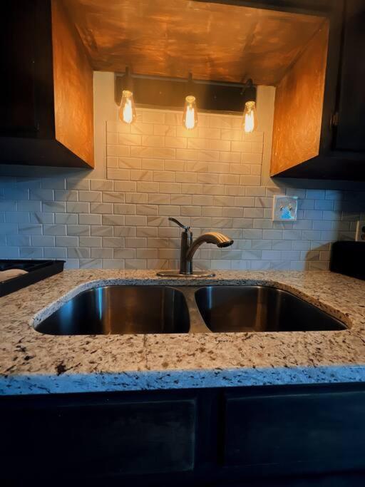 Recently Renovated Condo! Athens