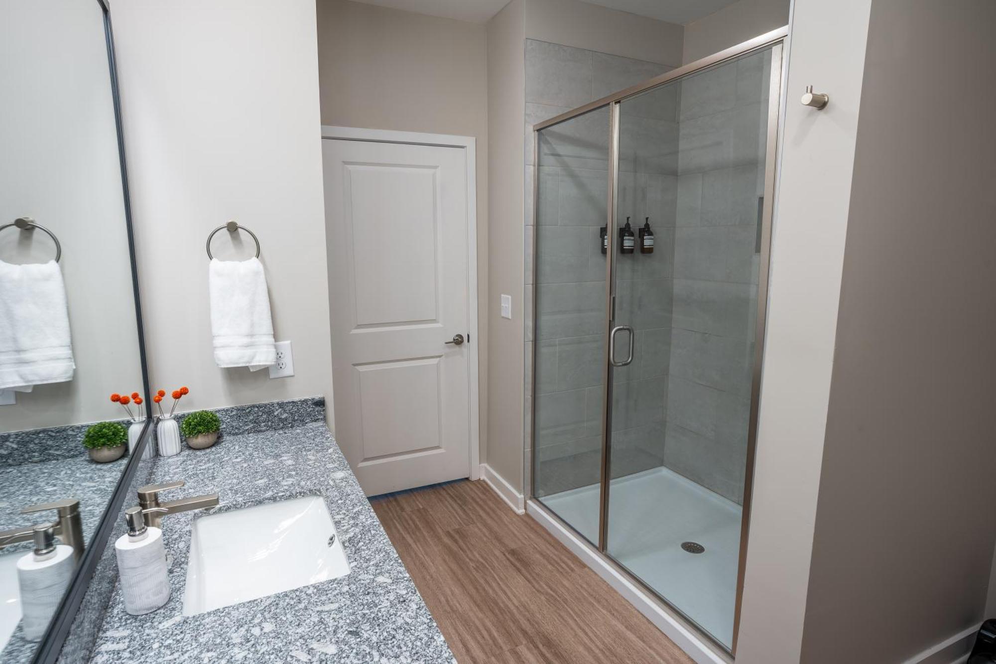 Luxurious Brand New 3br 2b In Heart Of