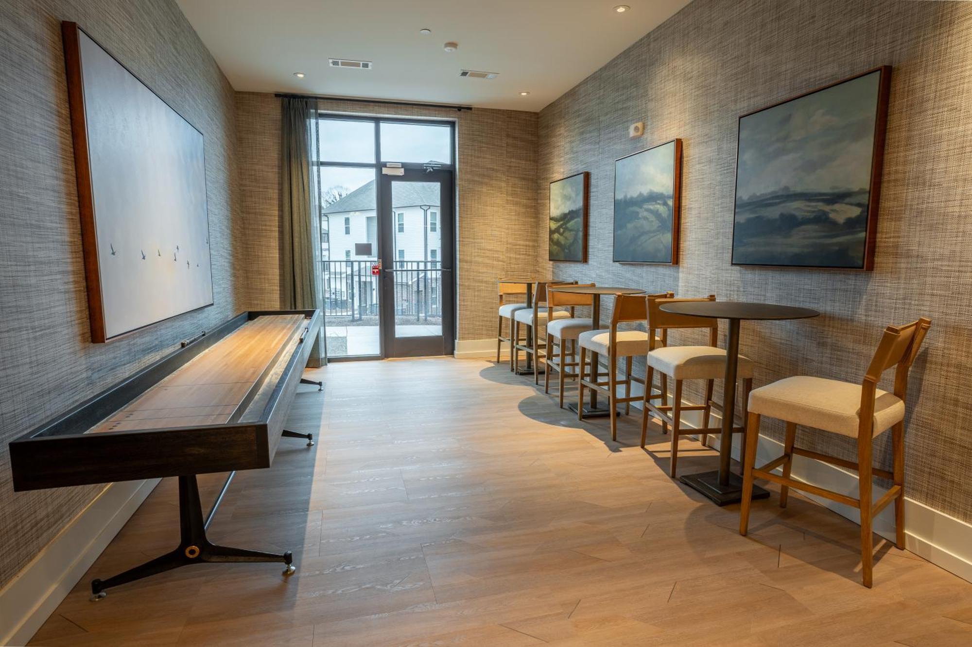 Apartment Luxurious Brand New 3br 2b In Heart Of