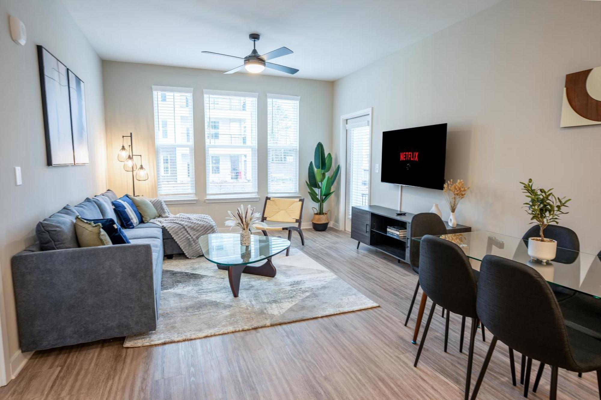 Apartment Luxurious Brand New 3br 2b In Heart Of *