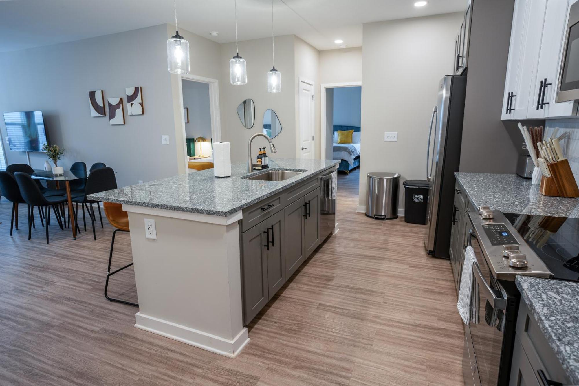 Luxurious Brand New 3br 2b In Heart Of * Athens