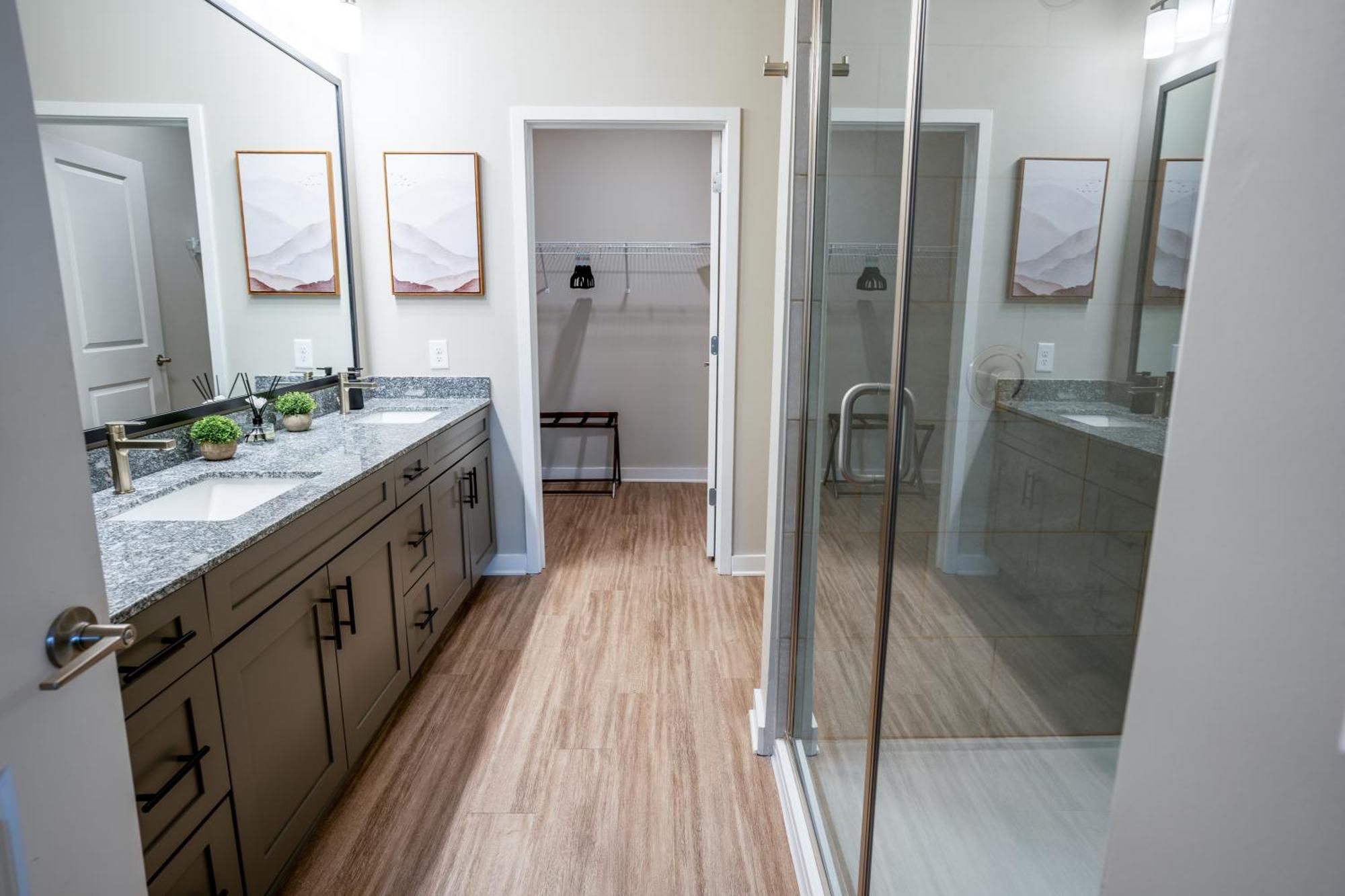Modern Brand New 3br 2b In Heart Of * Athens