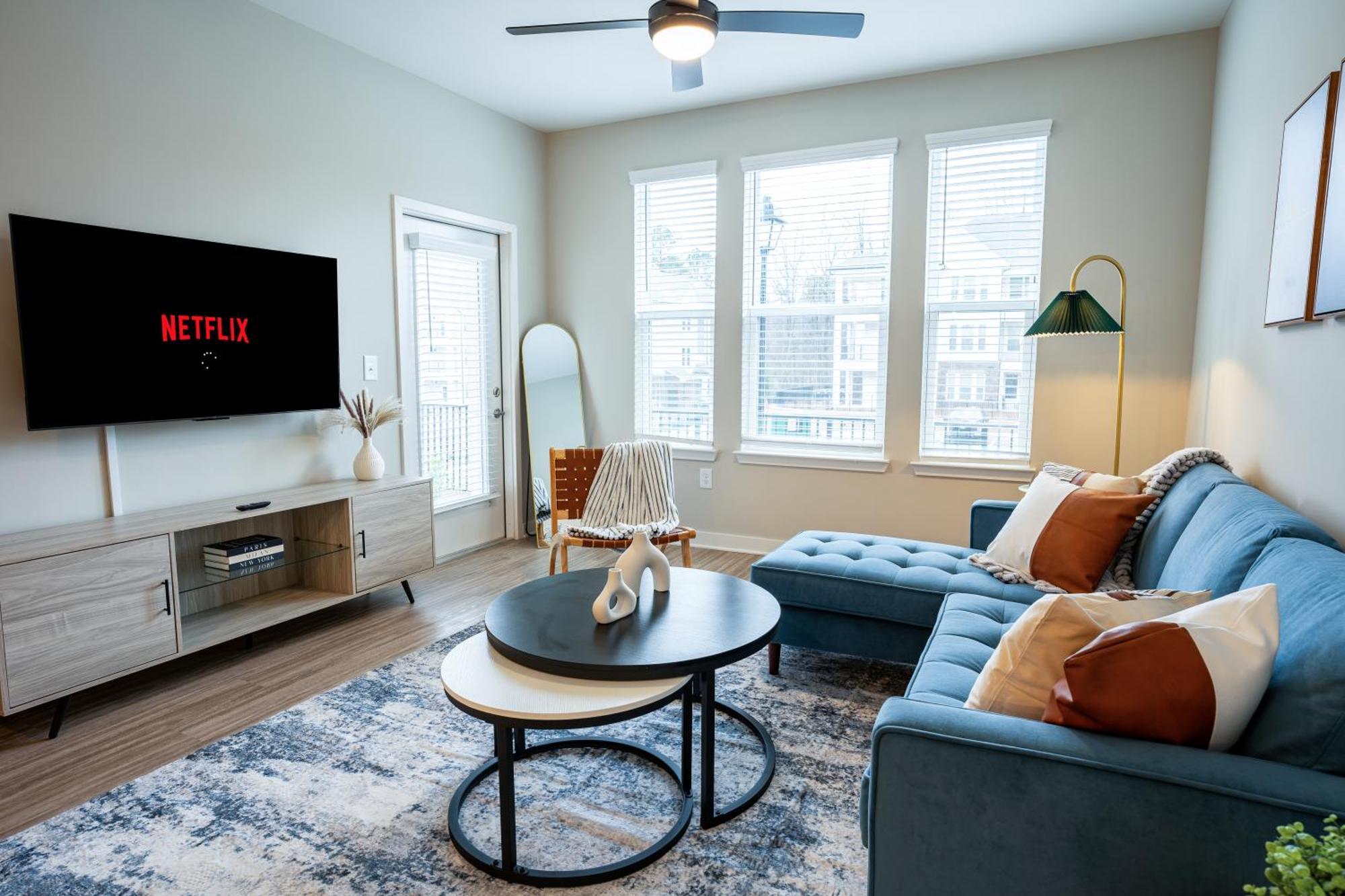 Modern Brand New 3br 2b In Heart Of