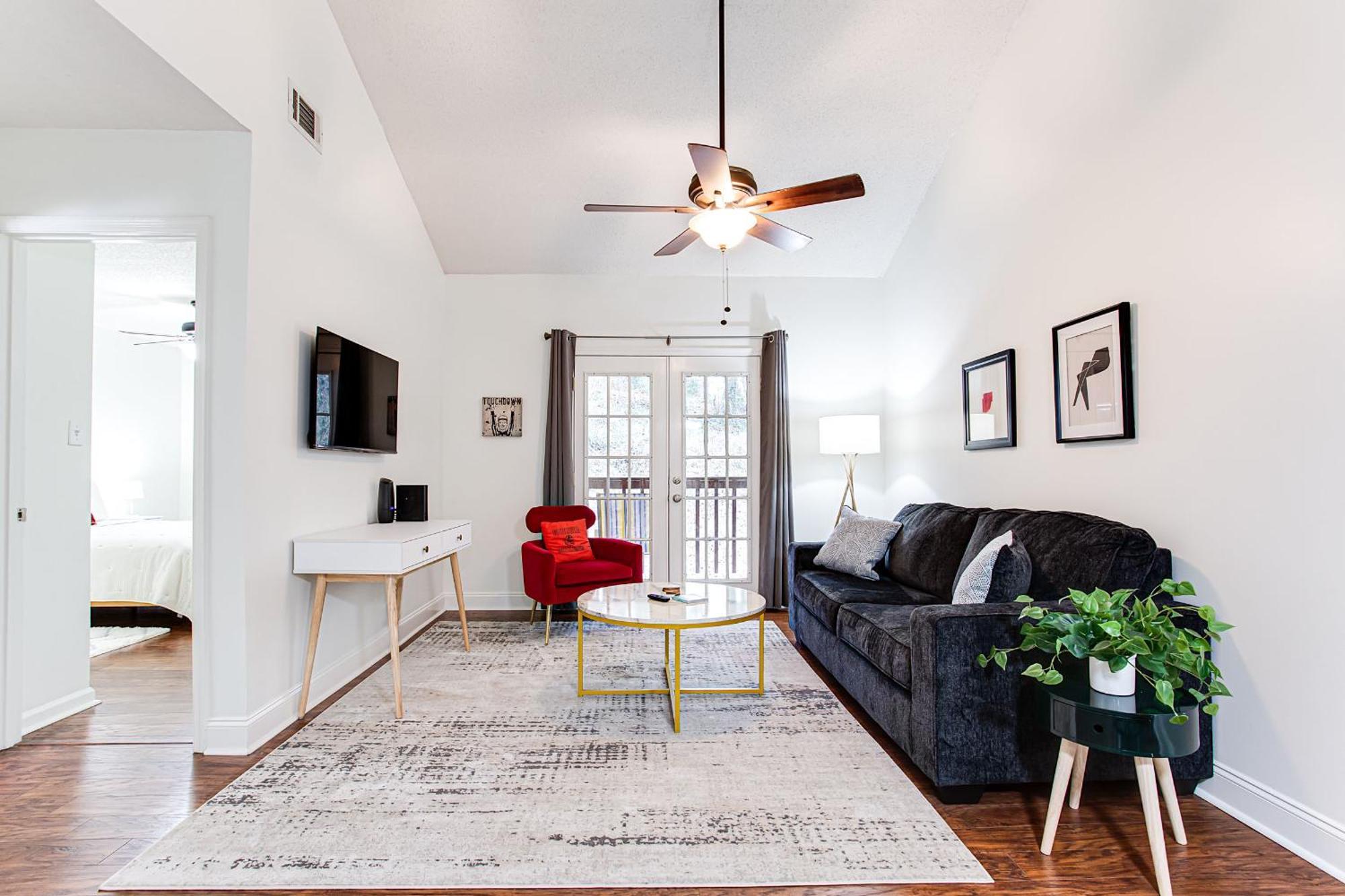 5 Min Drive To Dorm, W/d, Quiet, Kitchen, Wi-fi * Athens