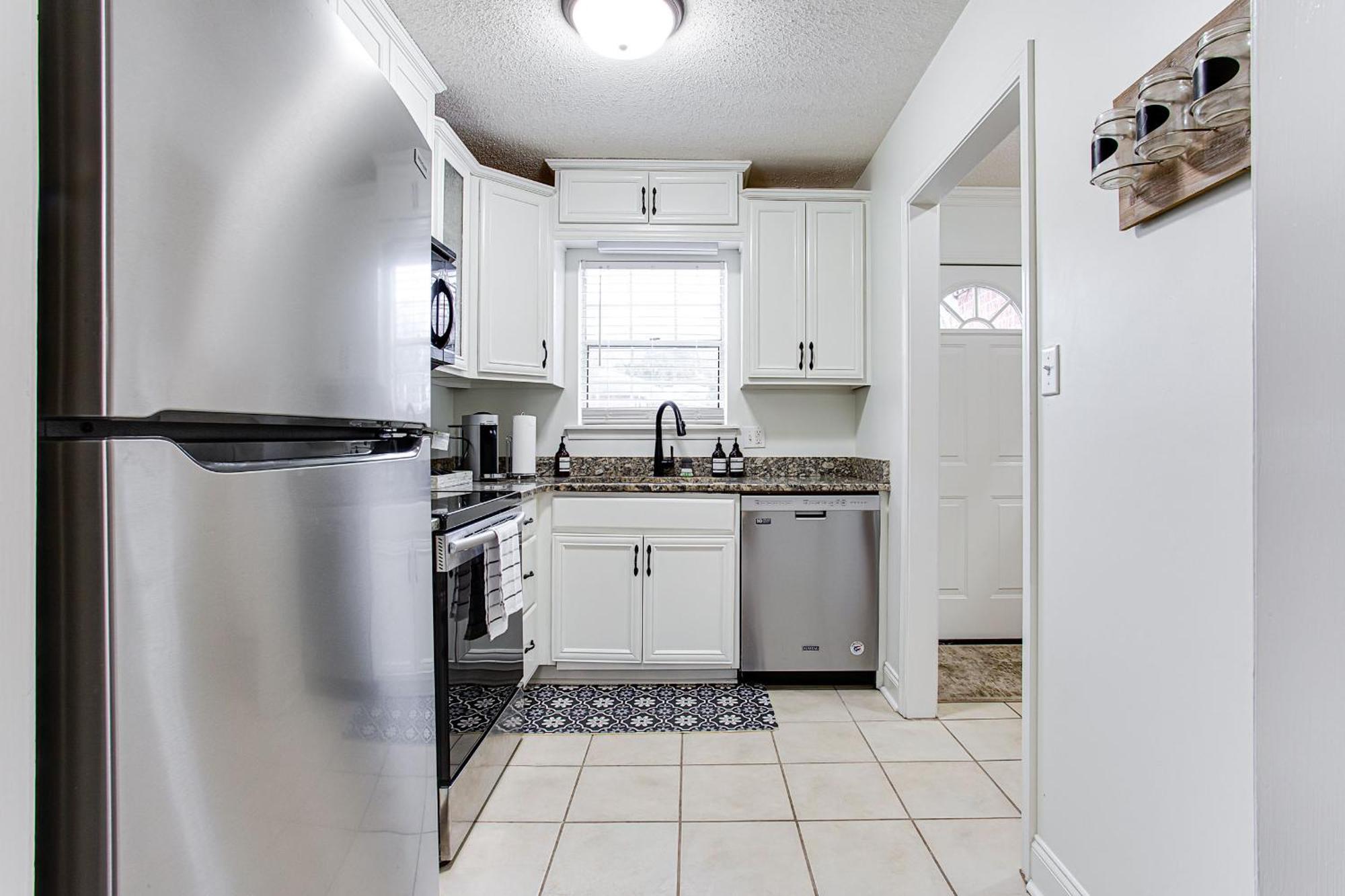 Apartment 5 Min Drive To Dorm, W/d, Quiet, Kitchen, Wi-fi Athens