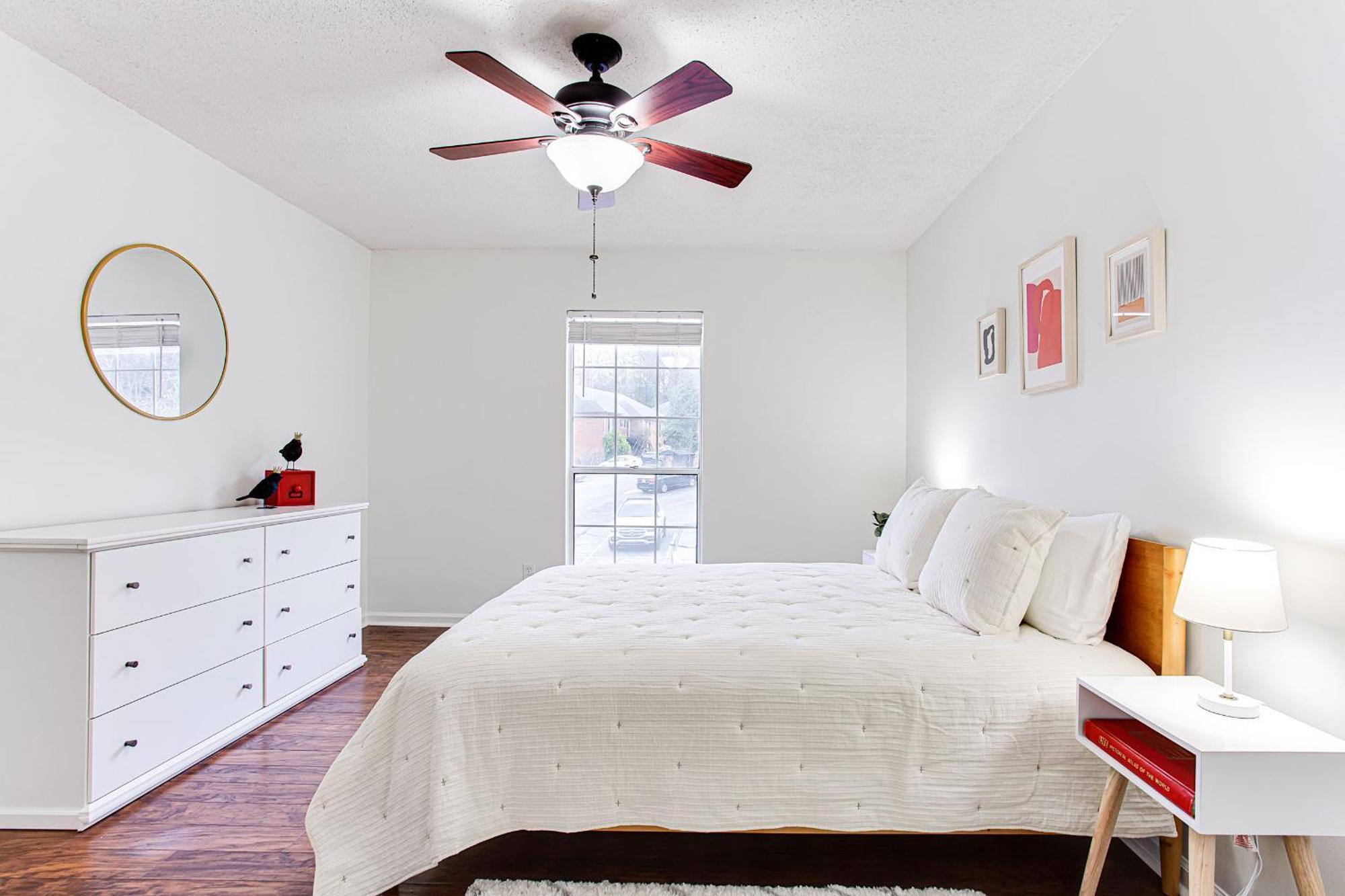 Apartment 5 Min Drive To Dorm, W/d, Quiet, Kitchen, Wi-fi *