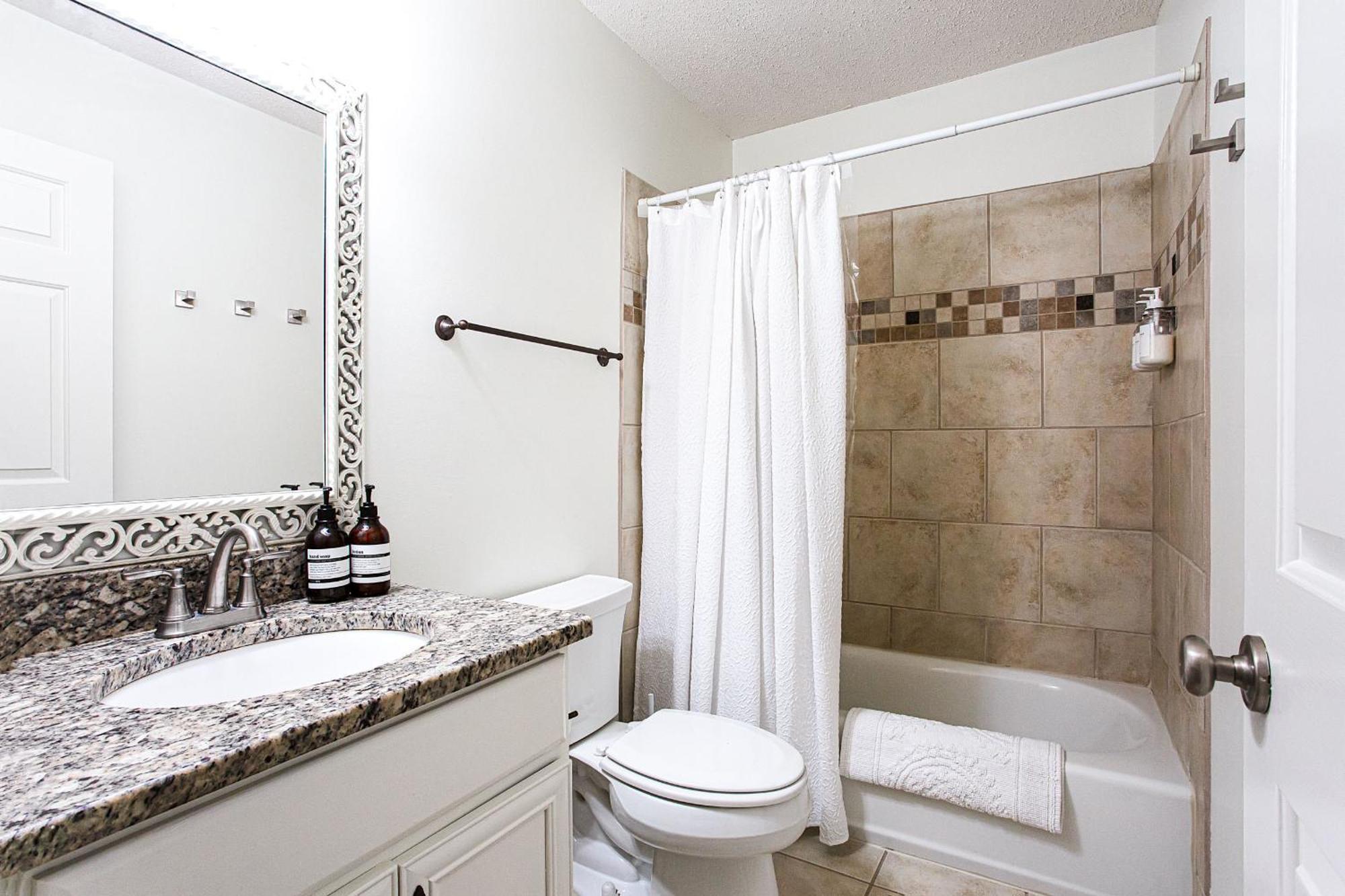 5 Min Drive To Dorm, W/d, Quiet, Kitchen, Wi-fi Apartment Athens