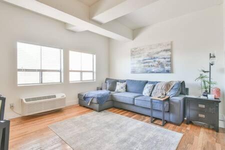 The Executive Loft - Walk To Sanford Stadium Apartment *