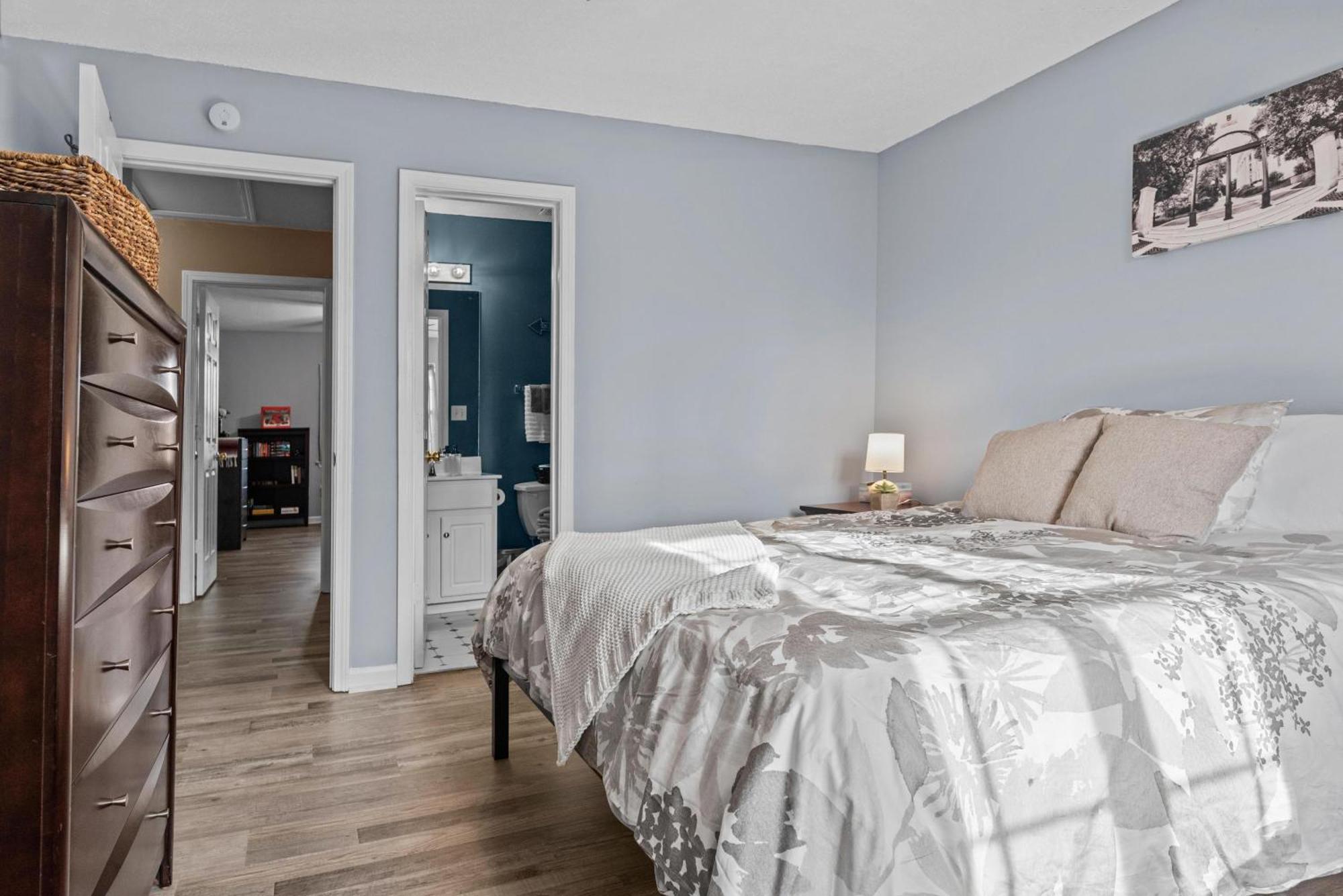 Woodstone Retreat Right Next To Uga Golf Course!