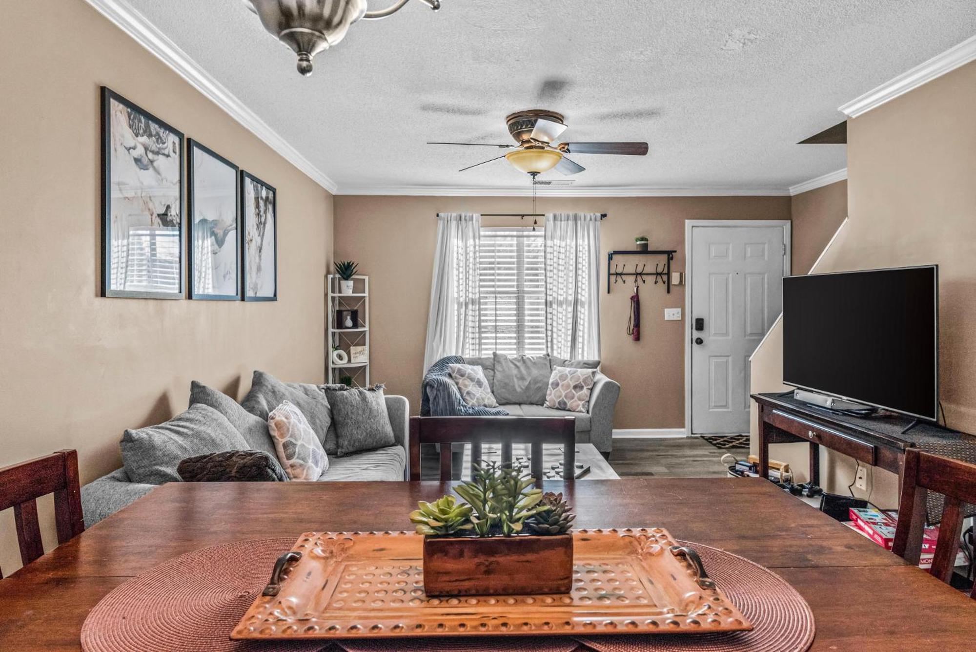 Woodstone Retreat Right Next To Uga Golf Course! Holiday home *