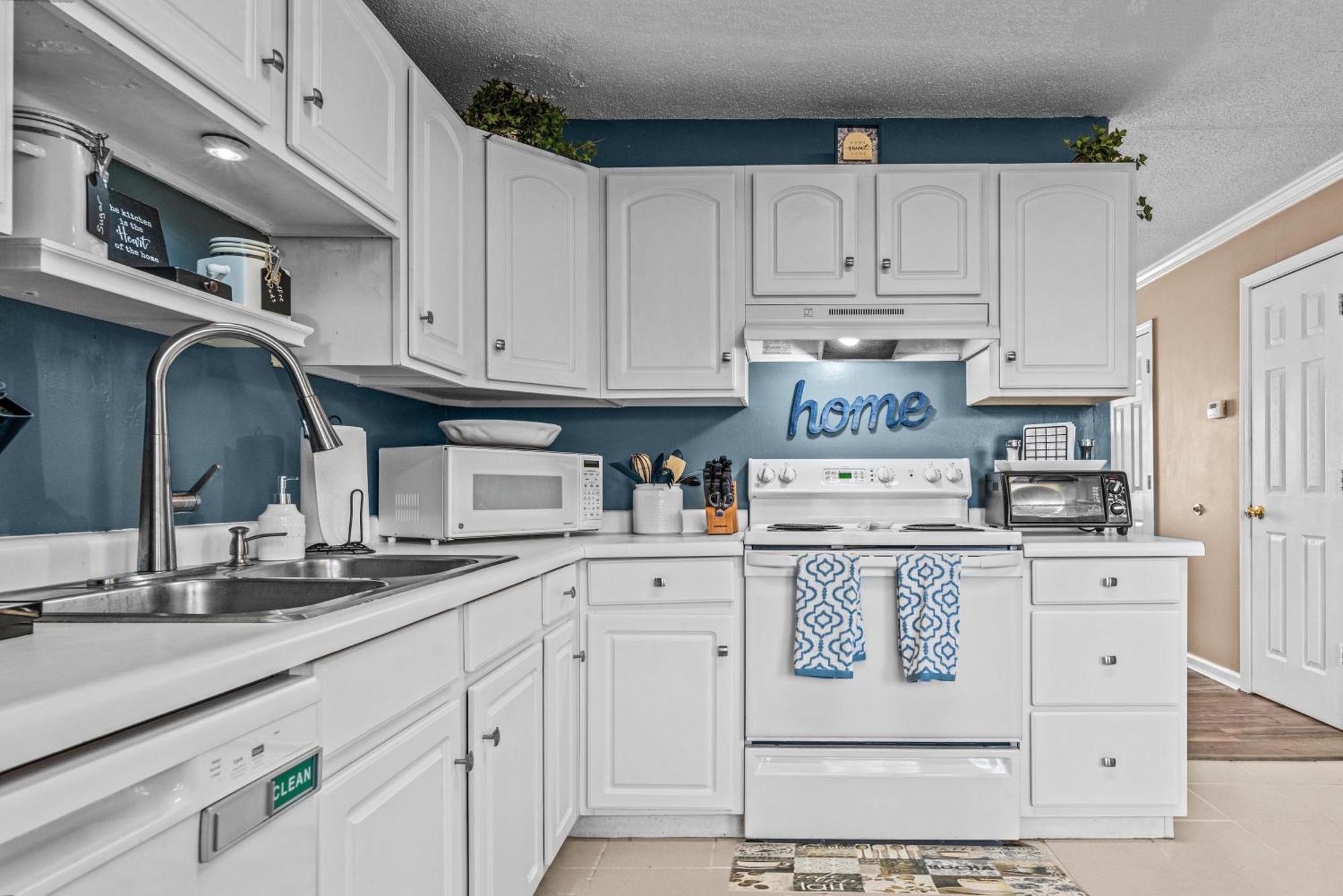 Woodstone Retreat Right Next To Uga Golf Course! * Athens