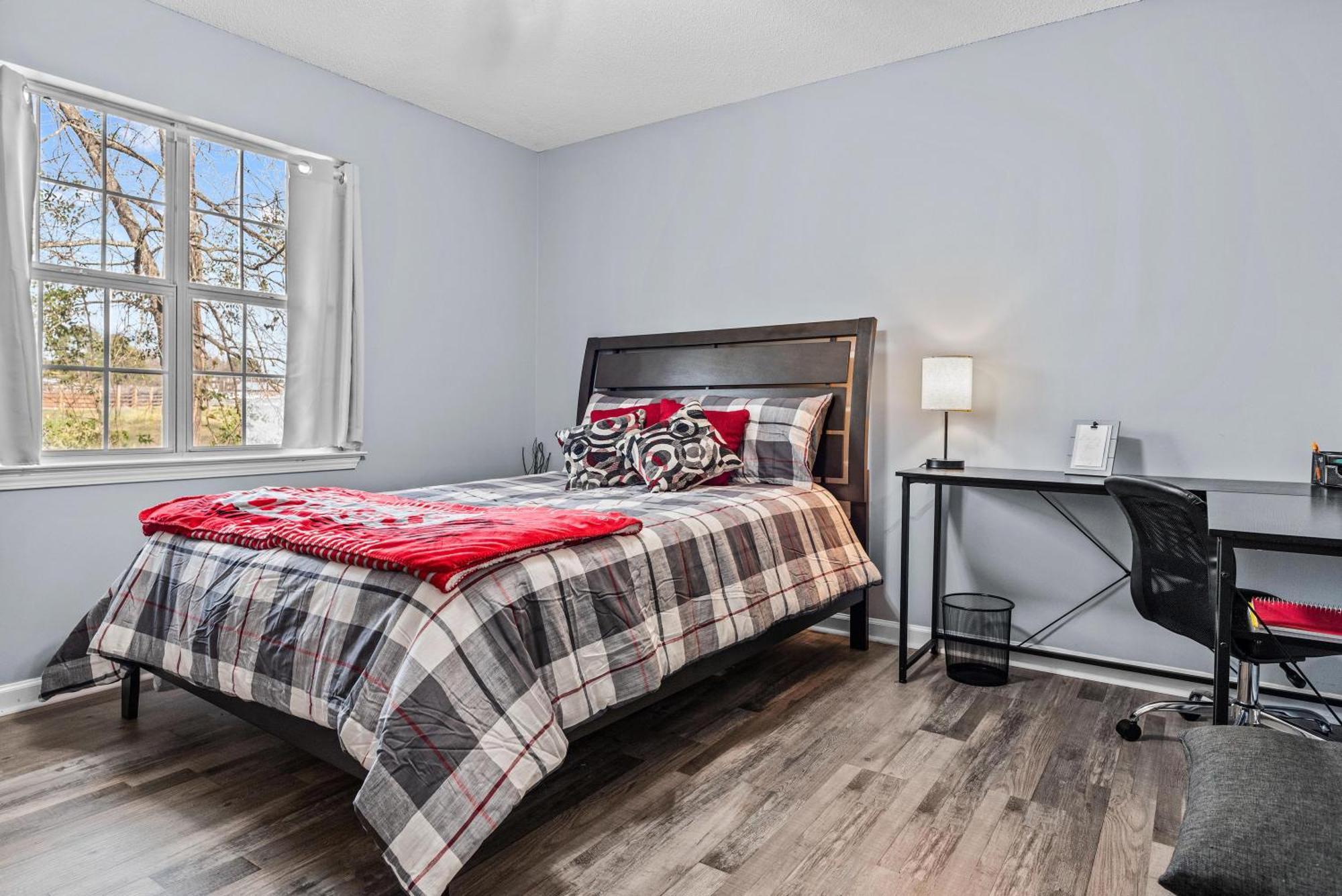 Woodstone Retreat Right Next To Uga Golf Course! Holiday home