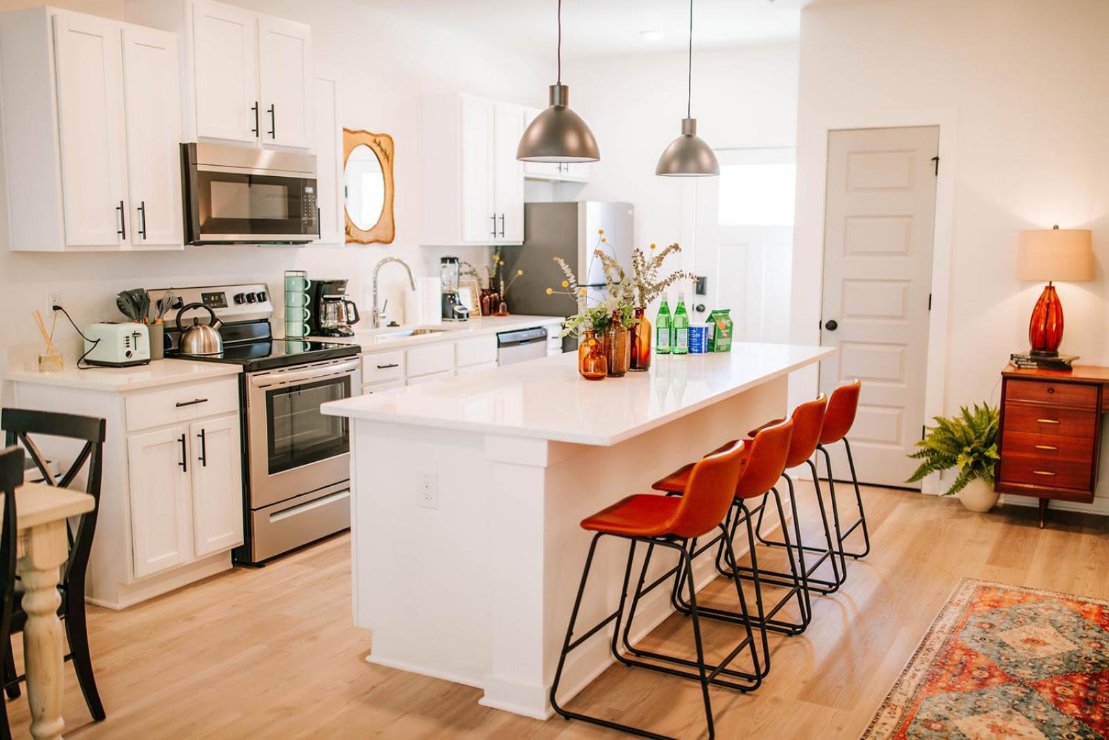 Apartment Artist Retreat - Near Downtown, Stadium, Campus Athens
