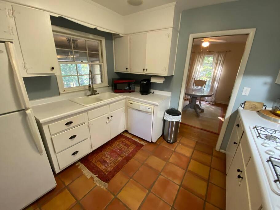 Whole House In Athens, Private, Fenced, Convenient, Close To Downtown Holiday home Athens