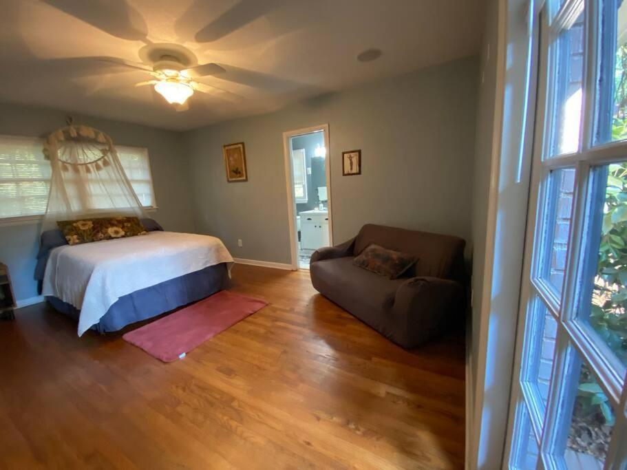 Whole House In Athens, Private, Fenced, Convenient, Close To Downtown *