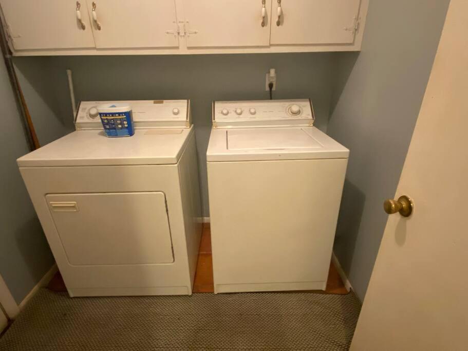 Whole House In Athens, Private, Fenced, Convenient, Close To Downtown