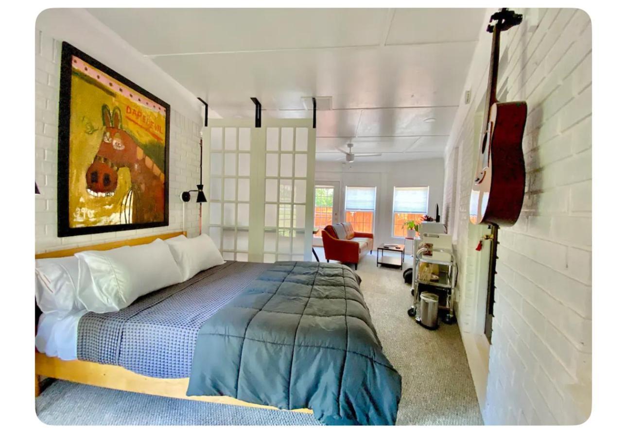 Toadhaus In Quiet Residential Neighborhood Guest house